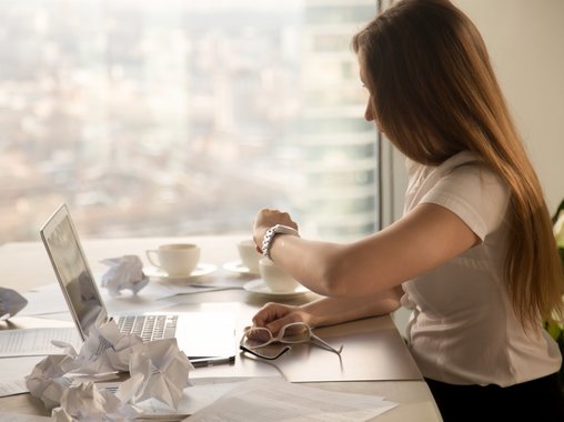 Депутаты от КПРФ предлагают сократить рабочий день в России до шести часов