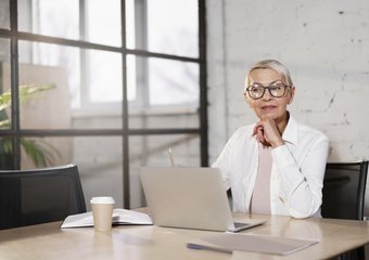 Зафиксирована смена тренда: работники старше 50 лет стали самыми востребованными на рынке труда