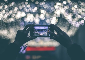 Motorola анонсировала небьющийся смартфон