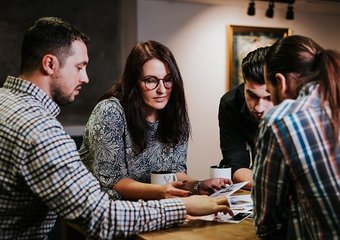 Приведи друга: как работает реферальная программа в крупных ИТ-компаниях