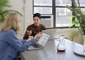 Лицемерие, интриги и неуважение к чужому труду — россияне назвали самые раздражающие факторы на работе