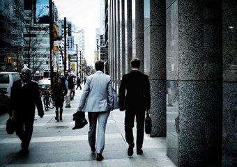 Россияне назвали самые раздражающие привычки коллег