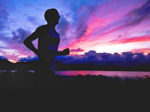 Чем вреднее работа – тем лучше должна быть еда и дольше сон