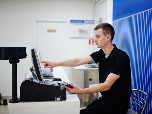 Как владельцы пунктов выдачи заказов ищут сотрудников