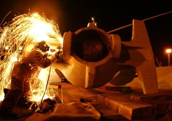 Почему сварщиков перекупают и переманивают