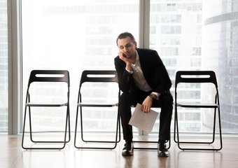 Зарплаты растут, но кадров нет: почему бизнес не может решить проблему с рабочими