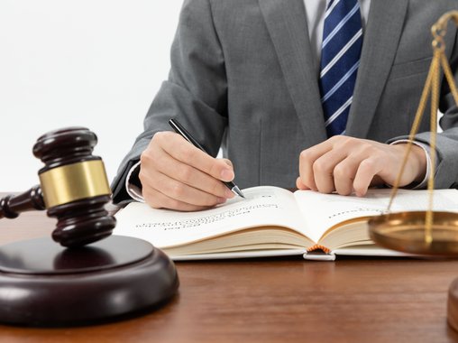Верховный суд защитил сотрудника, у которого хотели отобрать 4,8 млн рублей выходного пособия