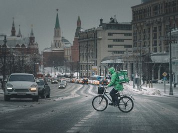 Спрос на курьеров вырос в 11 раз, а зарплаты – в 2 раза: ребрендинг профессии