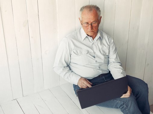 Несправедливость на работе привела к развитию болезни Паркинсона у китайского служащего