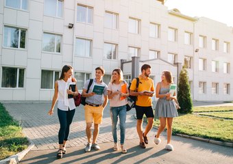 Каждая вторая компания в РФ принимает на работу стажеров