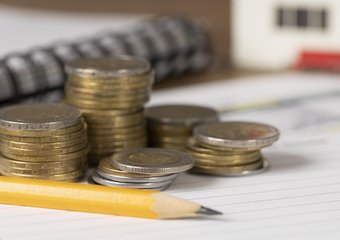 Работодатель не обязан платить новичку зарплату за неотработанные дни месяца