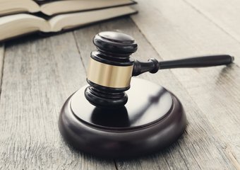 Находящийся на больничном 15 лет сотрудник IBM потребовал повышения зарплаты