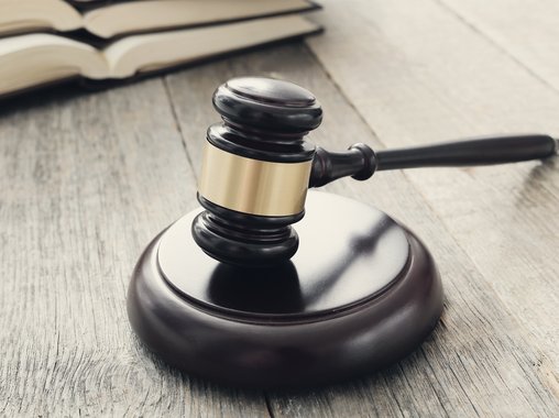 Находящийся на больничном 15 лет сотрудник IBM потребовал повышения зарплаты