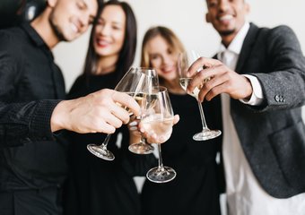 65% россиян чувствуют давление на корпоративах и тимбилдингах