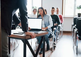 Изучить сотрудников со всех сторон: суть, правила и принципы метода «360 градусов»