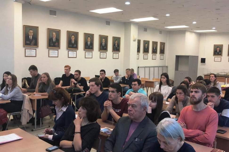 ​В ДВФУ стартовала программа НИПИГАЗа по профессиональной переподготовке по направлению ОТиПБ