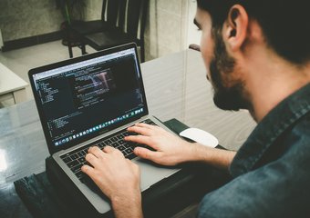 В контролируемых VK компаниях прошли массовые увольнения