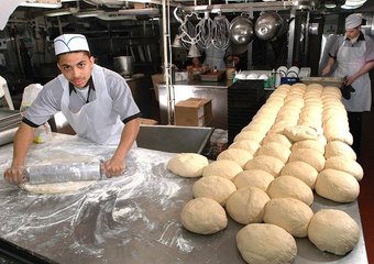 Правила получения мигрантами права на работу могут ужесточить