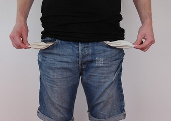 Власти собрались бороться в бедностью в России в ручном режиме