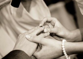 Выдать дочь замуж важнее, чем женить сына, а деньги не главное