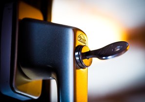 Бизнес в кризис: "всё сам" или "отдам в хорошие руки"?