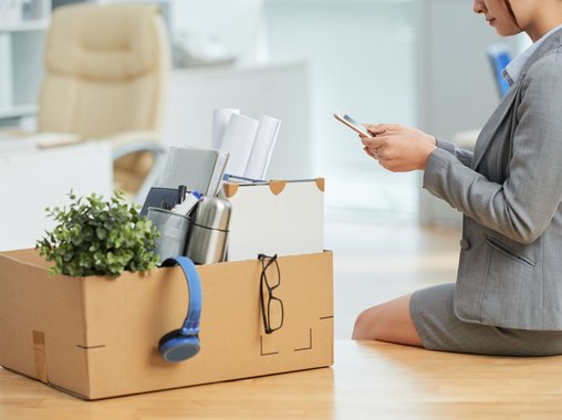 Компании переходят на стратегию «заморозки найма»: уволенных сотрудников больше не заменяют