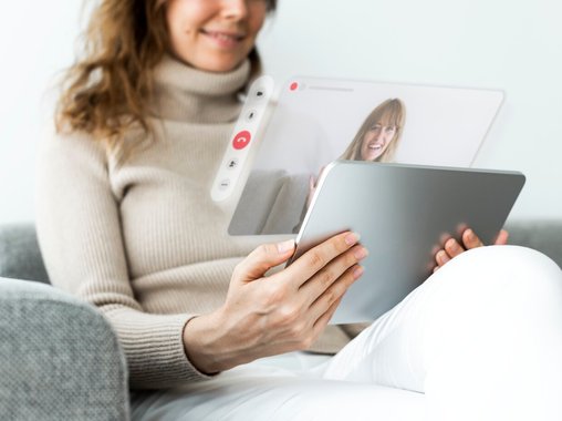 «Т-Банк» представил сервис видеоконсультаций на русском жестовом языке