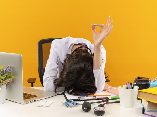 В Госдуме обсудят целесообразность работы во время болезни