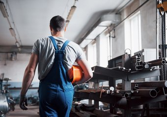 Две трети сотрудников кировского завода «Веста» отправлены в вынужденный отпуск