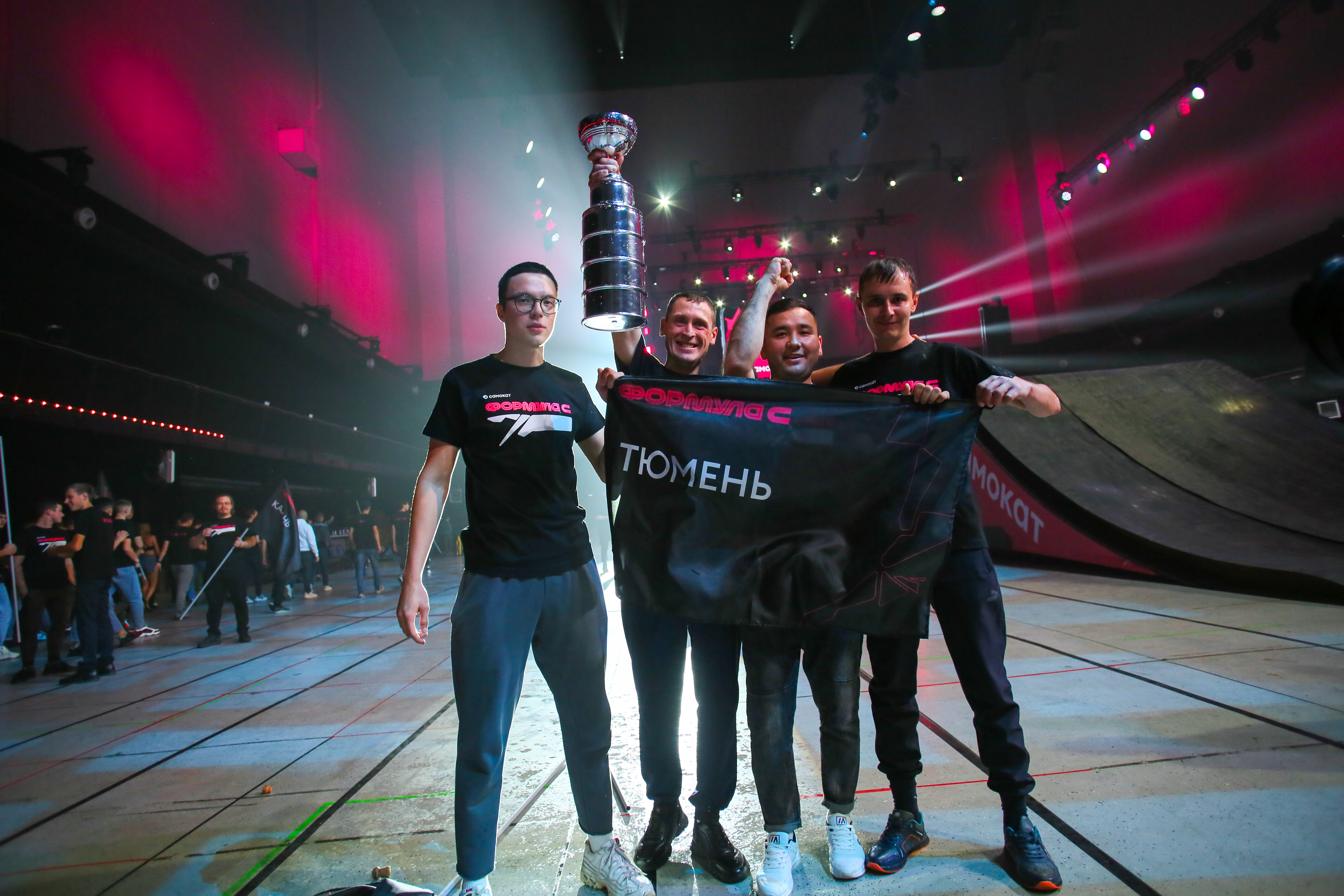 Самокат объединил членов команды из разных городов и рассказал о ценностях компании – кейс, Самокат, Юлия Глотова, WOW!HR, WOW!HR 2022, Номинанты WOW!HR 2022, High Performance, High Performance 2022, командообразующее мероприятие, корпоративные мероприятия, вовлечь сотрудников в онлайне, как вовлечь сотрудников в онлайне, вовлеченность сотрудников