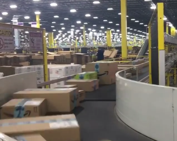 amazon стала крупнейшей компанией в мире по капитализации