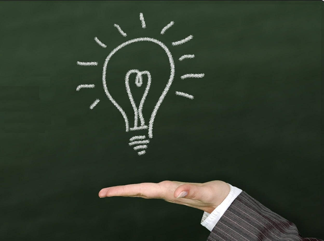 рука, доска, школа, идея, учитель, ученики, Русская школа управления, открыть бизнес-школу, где учат бизнесу, где получить бизнес-образование, полезно ли бизнес-образование, где повысить квалификацию, Анастасия Боровская, РШУ, факторы для успешного развития бизнес-школы, бизнес-процесс по привлечению преподавателей-практиков, реалии рынка, что нужно рынку, какие специалисты нужны рынку, окупить бизнес-курс, бизнес-образование персонала