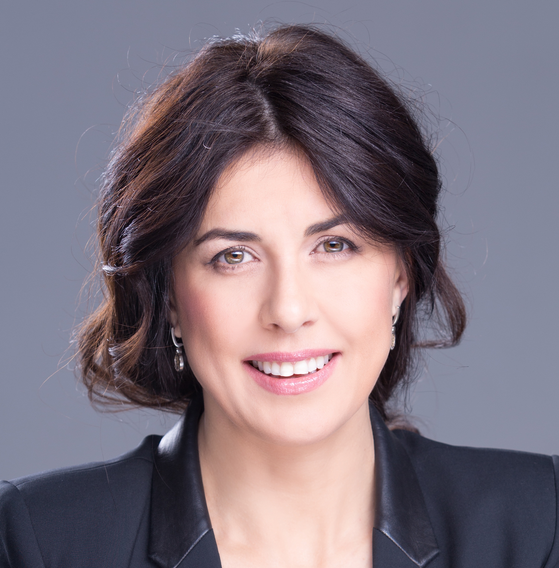 улыбка, карьера, широкая улыбка, как улыбаться на работе, правила как улыбаться, как улыбаться правила, карьера и улыбка, улыбка и карьера, можно ли широко улыбаться, карьера развитие, имидж, как выглядеть деловому человеку, врач-стоматолог, Наталья Елисеева, зубы, показывать ли зубы, сдержанная улыбка