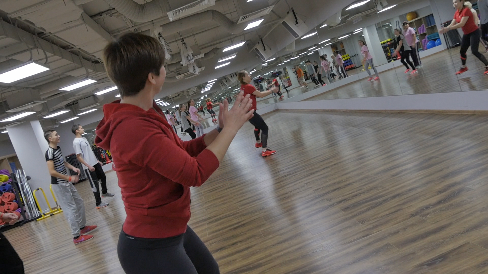 профессия фитнес-инструктора, фитнес-инструктор, кто такой фитнес-инструктор, что должен уметь фитнес-инструктор, кого возьмут фитнес-инструктором, WOW!HR, #расширяемграницы, экскурсии по компаниям, экскурсии для детских домов, Гоар Ананян, WorldClass, Строгино, детдом, детский дом, дети детдома