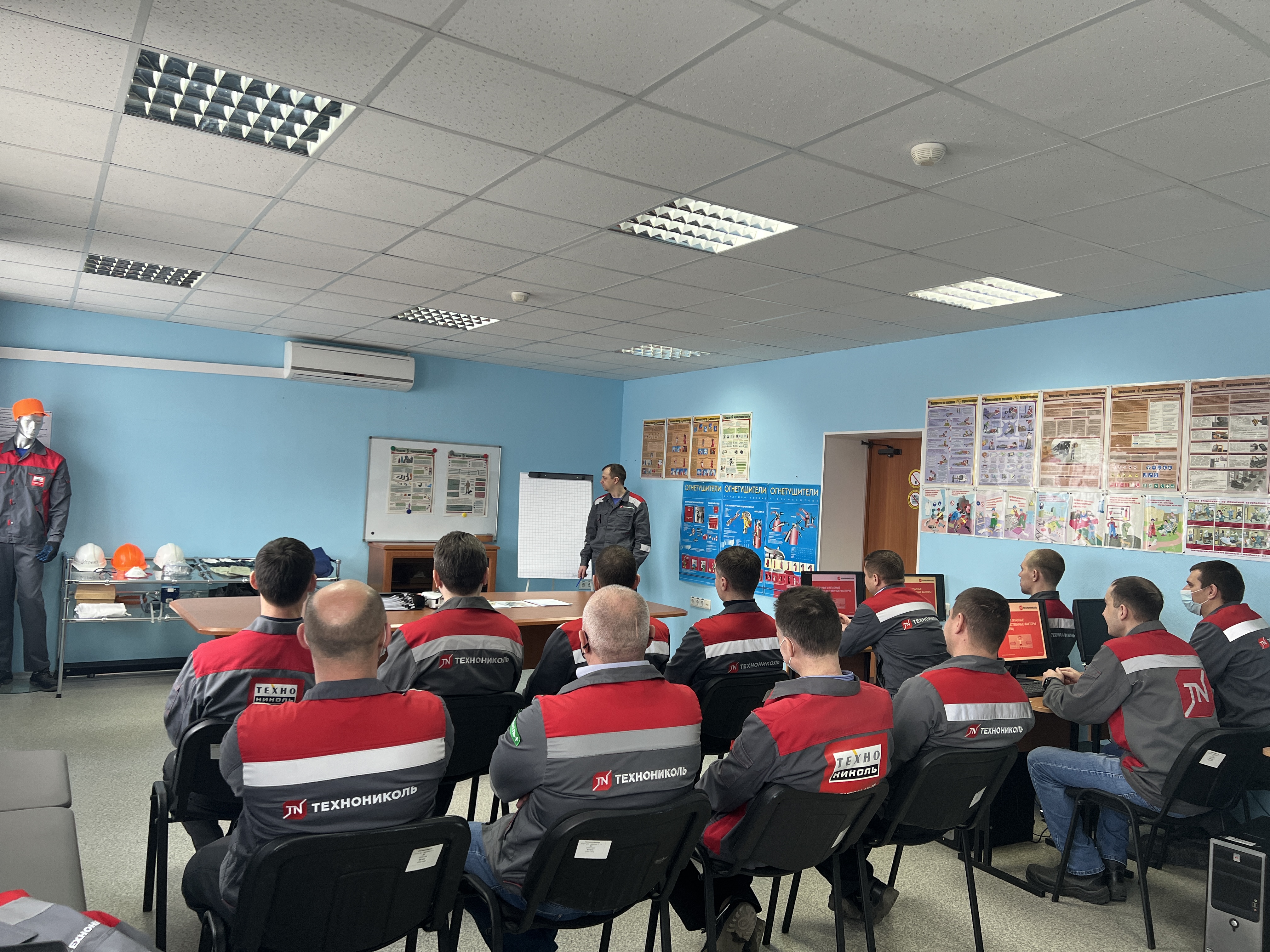 Фабрика кадров: как кровельные заводы ТЕХНОНИКОЛЬ борются с кадровым дефицитом и развивают кадровый потенциал на производстве, ТЕХНОНИКОЛЬ, Фабрика кадров, борются с кадровым дефицитом, кадровый дефицит, развивают кадровый потенциал, кадровый потенциал, Наталья Бирюкова, рост профессионализма, Инвестиция в обучение, обучение персонала