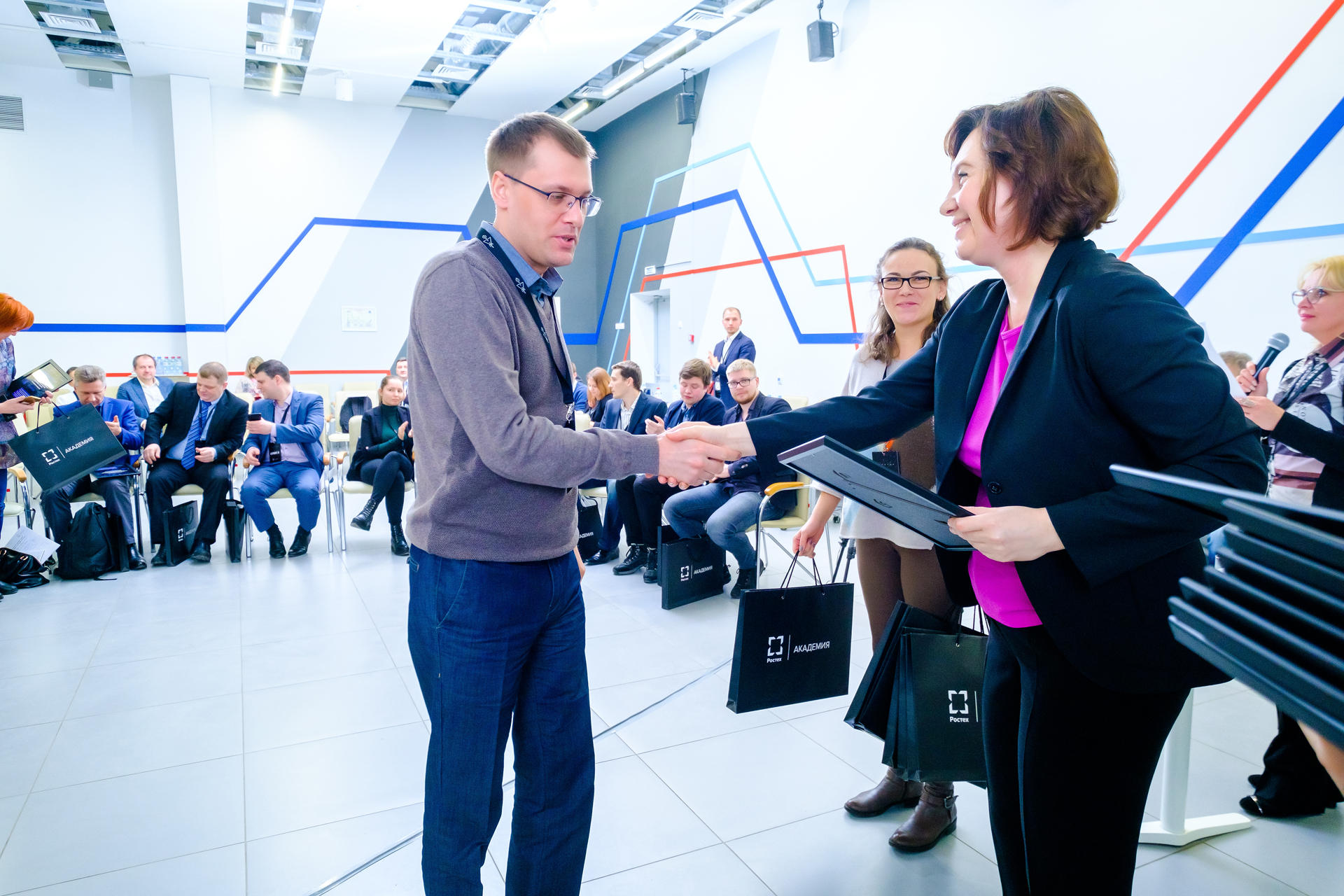 Вектор: как Академия Ростеха обучает технологических лидеров, Ростех, Андрей Батрименко, Академия Ростеха, Поиск лидеров, программа по выявлению и обучению технологических лидеров, как выявить лидера, WOW!HR, WOW!HR 2020, премия WOW!HR, бизнес-премия WOW!HR, Digital Solutions, Digital Solutions 2020