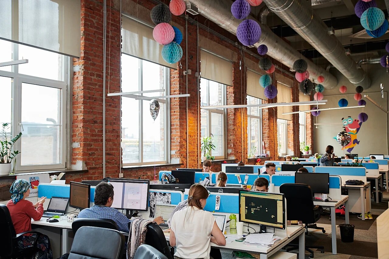 Компания Учи.ру вдохновляет сотрудников на развитие, Учи.ру, вдохновлять сотрудников на развитие, развитие сотрудников, корпоративное развитие, карьерное развитие, профессиональное развитие, WOW!HR, WOW!HR 2021, Номинанты WOW!HR 2021, HR Hero, HR Hero 2021