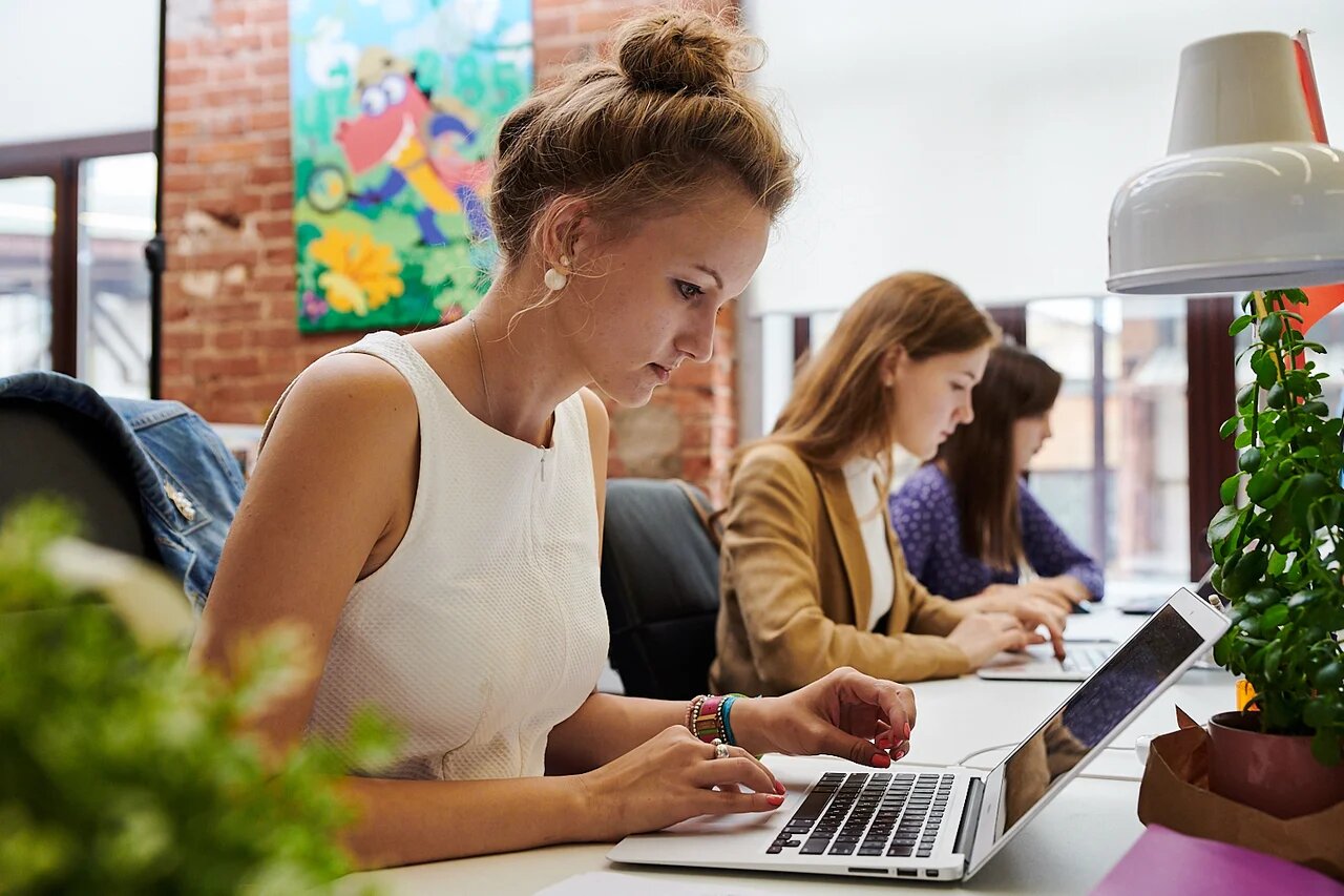 Компания Учи.ру вдохновляет сотрудников на развитие, Учи.ру, вдохновлять сотрудников на развитие, развитие сотрудников, корпоративное развитие, карьерное развитие, профессиональное развитие, WOW!HR, WOW!HR 2021, Номинанты WOW!HR 2021, HR Hero, HR Hero 2021