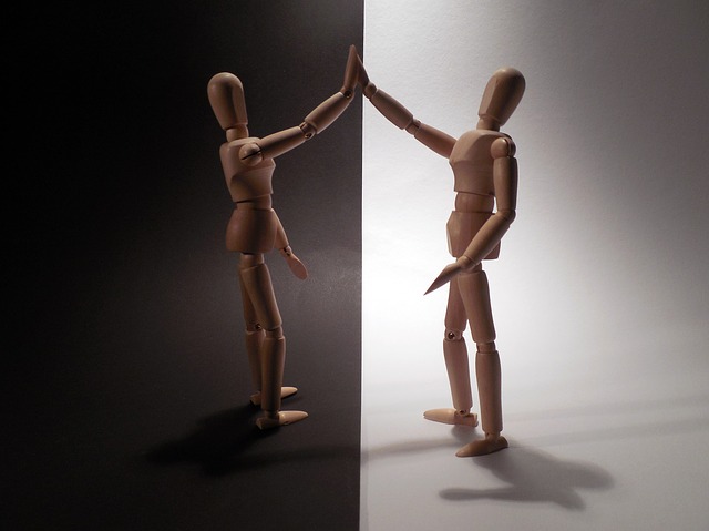 Конфликтный коллега: можно ли под него подстроиться, Татьяна Орлякова, «ДАКСЕР», Конфликт, конфликтология, конфликтный коллега, серьезный конфликт, урегулирование конфликтов, управление конфликтами, способы разрешения конфликтов, конфликт в коллективе, пути разрешения конфликтов в коллективе