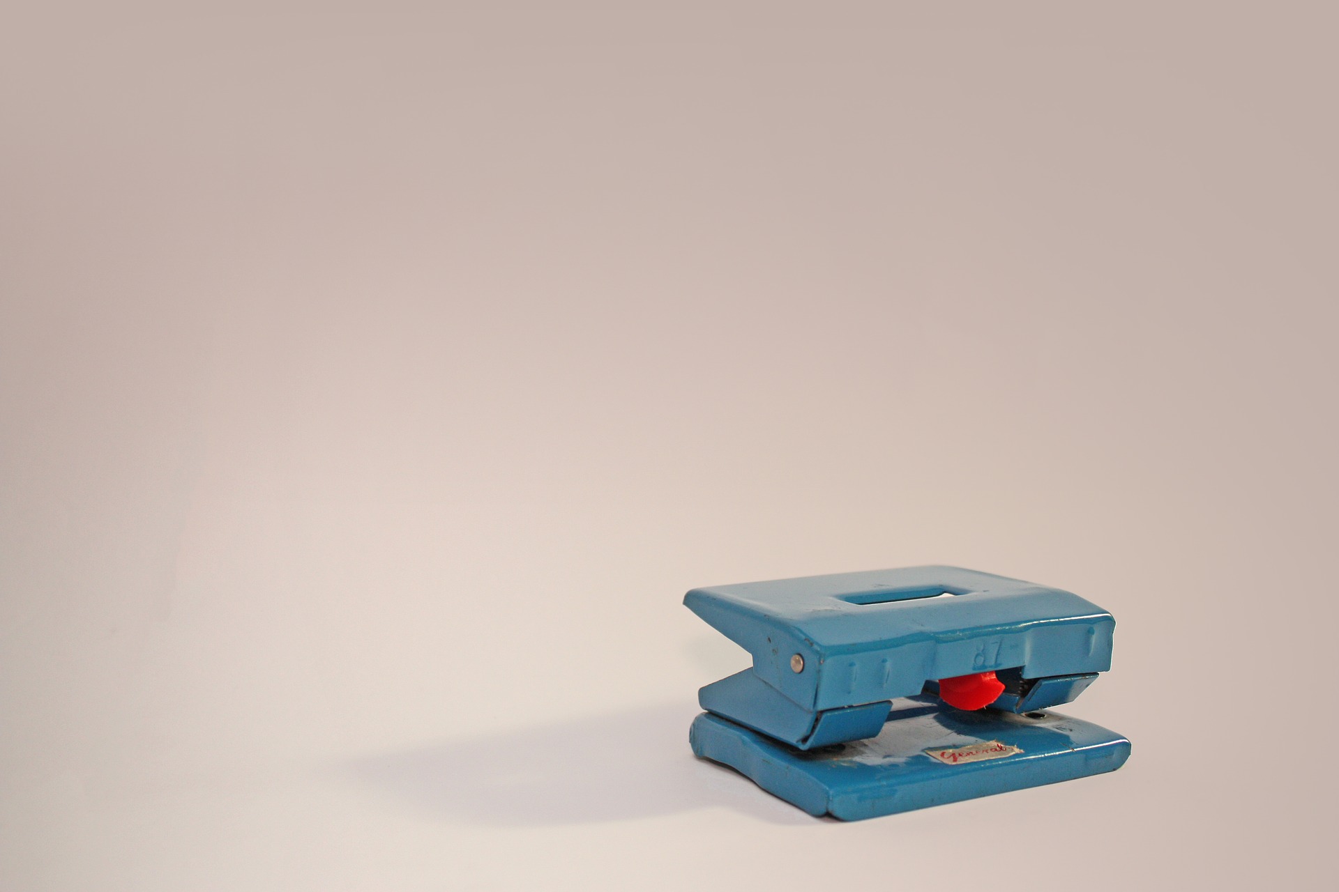 дырокол, KPI, KPI что это, что такое KPI, ки пи ай, Анастасия Данкова, Gi Group, как переводится KPI, как перевести KPI, KPI перевод, эффективность сотрудника, как измерять эффективность сотрудника, эффективность сотрудника как измерять, Ключевые показатели эффективности, как ставить KPI, как оформить KPI  