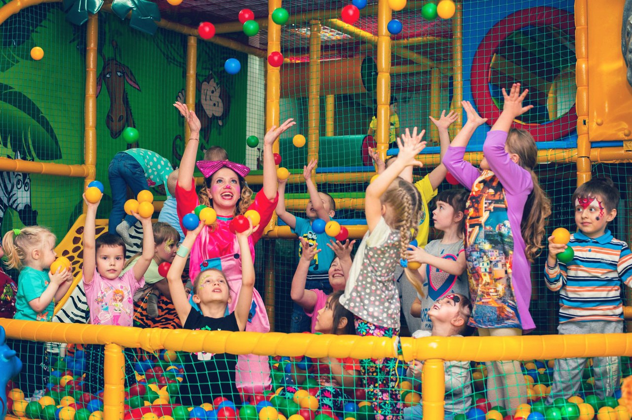 В 2018 году в Казахстане откроется 30 игровых комплексов, Авира, Алексей Загумённов, прогноз, Казахстан, Спрос на игровые зоны, Спрос, игровые зоны, игровые лабиринты, батутные центры, дети, для детей, развлекательные услуги, свободные денежные средства, социальная напряжённость, AviraKids