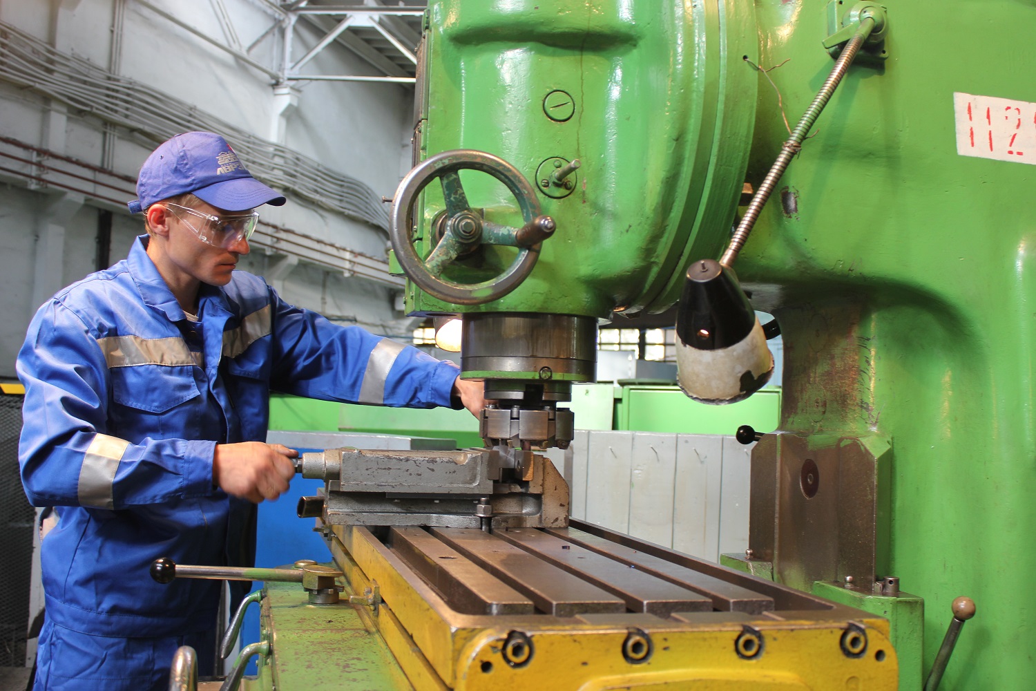 «ЛокоТех» направил около 300 млн рублей на социальные выплаты, АО «Желдорреммаш», ООО «ЛокоТех», социальные льготы, социальные гарантии, работники, сотрудники, вознаграждение, выход на пенсию, корпоративная культура, социальная поддержка, страхование, социальное партнерство, пенсия, ДМС