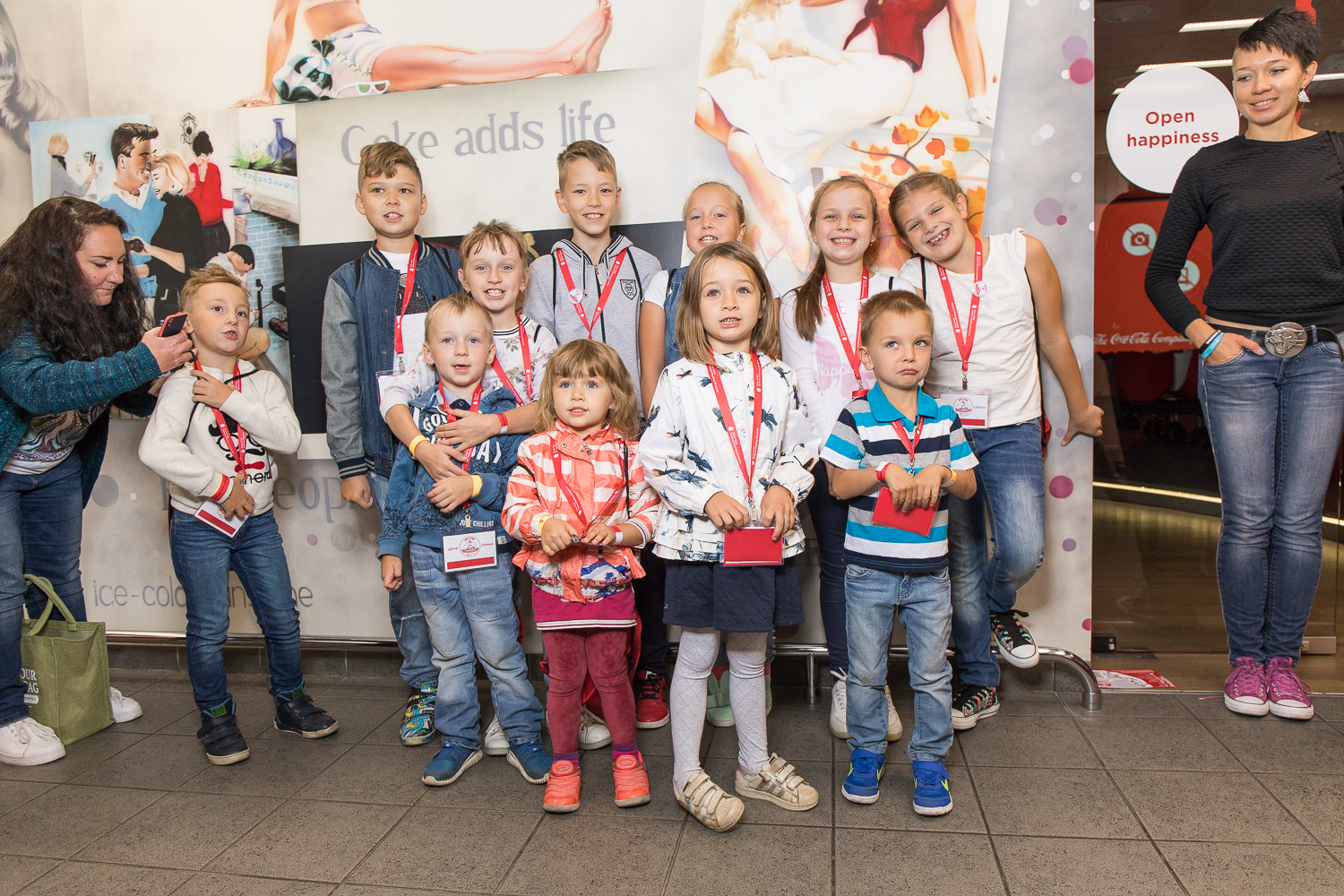 Корпоративная культура, Новогодним подарком не ограничиваемся: Работа с детьми сотрудников, Ирина Петрова, Coca-Cola HBC Россия, команда, внутренние коммуникации, программа повышения лояльности, способы повышения лояльности, сотрудники, вовлеченность, социальная среда, повышение лояльности,  семейные ценности, повышение лояльности персонала