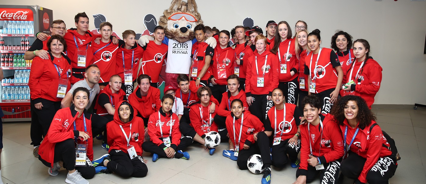 Корпоративная культура, Новогодним подарком не ограничиваемся: Работа с детьми сотрудников, Ирина Петрова, Coca-Cola HBC Россия, команда, внутренние коммуникации, программа повышения лояльности, способы повышения лояльности, сотрудники, вовлеченность, социальная среда, повышение лояльности,  семейные ценности, повышение лояльности персонала