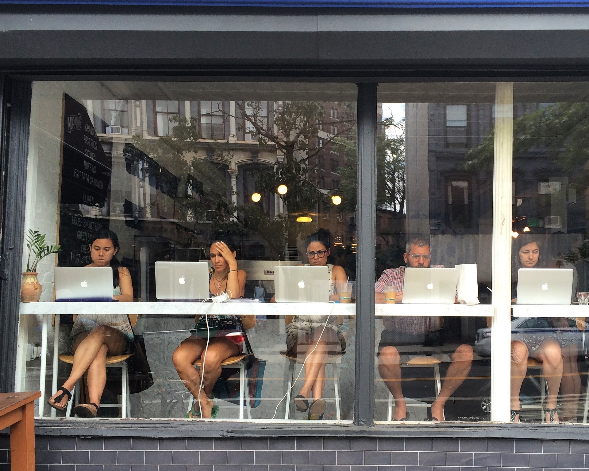 рекрутер, рекрутинг, ненависть к рекрутеру, HRD, Юлия Шикарева, ведущий менеджер по персоналу компании КДМ, собеседование, интервью, эйчар, фразы рекрутера, мы вам перезвоним, анкеты, глупые вопросы, вопросы на собеседовании, вопросы на интервью, общение с кандидатом, общение с соискателем, беседа с соискателем, беседа с кандидатом, ошибки рекрутера, ошибки эйчара