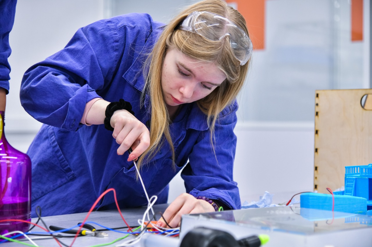 Селекция инженеров: проект «Гранты СИБУРа», СИБУР, ООО СИБУР, Юлия Воротникова, WOW!HR, WOW!HR 2020, Номинанты WOW!HR 2020, Be Cool, Be Cool 2020, СИБУР, Гранты СИБУРа, социальный рост, профессиональный рост, целевая корпоративная программа, формировать новый класс сотрудников