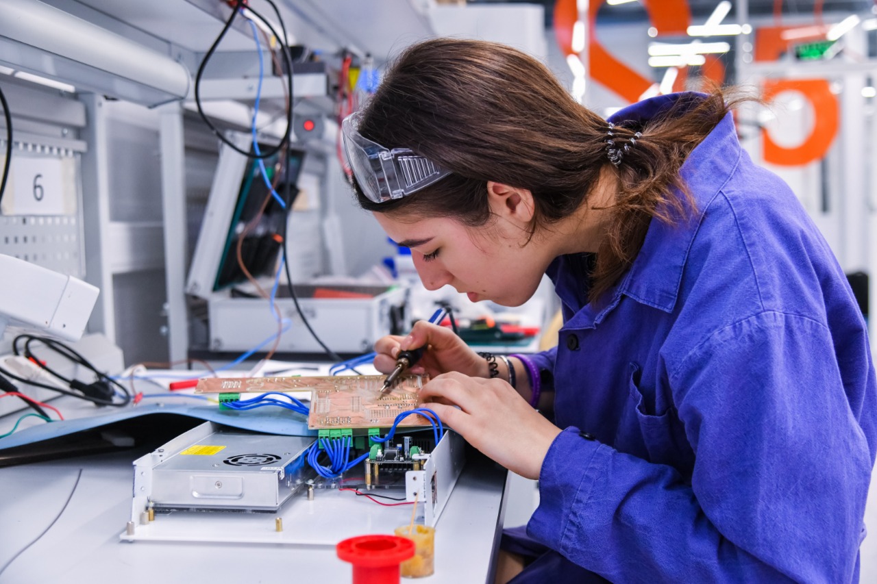 Селекция инженеров: проект «Гранты СИБУРа», СИБУР, ООО СИБУР, Юлия Воротникова, WOW!HR, WOW!HR 2020, Номинанты WOW!HR 2020, Be Cool, Be Cool 2020, СИБУР, Гранты СИБУРа, социальный рост, профессиональный рост, целевая корпоративная программа, формировать новый класс сотрудников