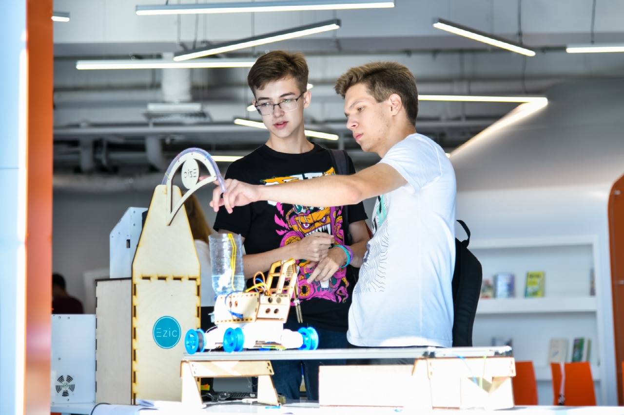 Селекция инженеров: проект «Гранты СИБУРа», СИБУР, ООО СИБУР, Юлия Воротникова, WOW!HR, WOW!HR 2020, Номинанты WOW!HR 2020, Be Cool, Be Cool 2020, СИБУР, Гранты СИБУРа, социальный рост, профессиональный рост, целевая корпоративная программа, формировать новый класс сотрудников