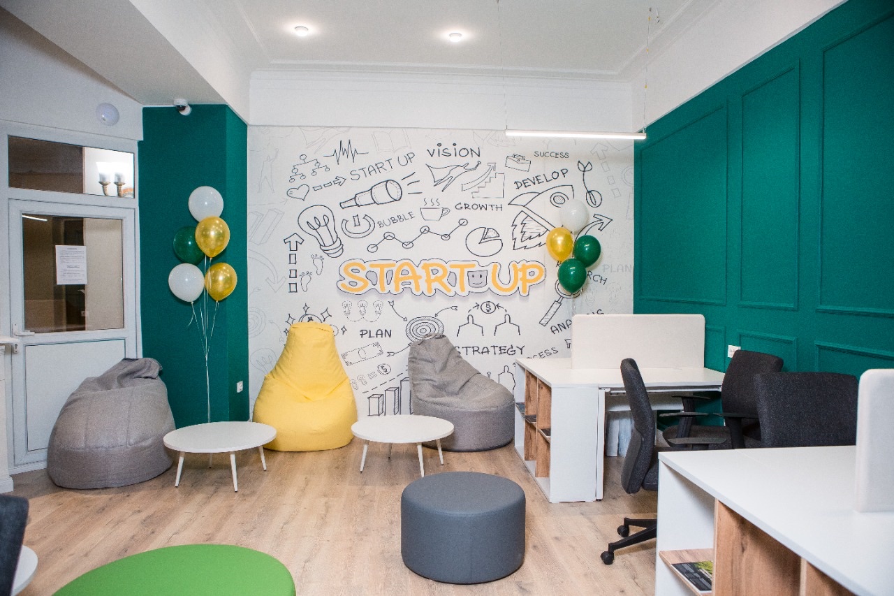 «HalykEduLab» – синергия работодателя и вузов для подготовки IT-кадров. Кейс Народного банка Казахстана, Народный банк Казахстана, Антон Мусин, HalykStart, HalykEduLab, Народный банк Казахстана, синергия работодателя и вузов, WOW!HR Kazakhstan 2021, WOW!HR Kazakhstan, номинантны WOW!HR Kazakhstan 2021, Be Cool, Be Cool 2021, программа стажировок, программа для молодых специалистов, вырастить кадры