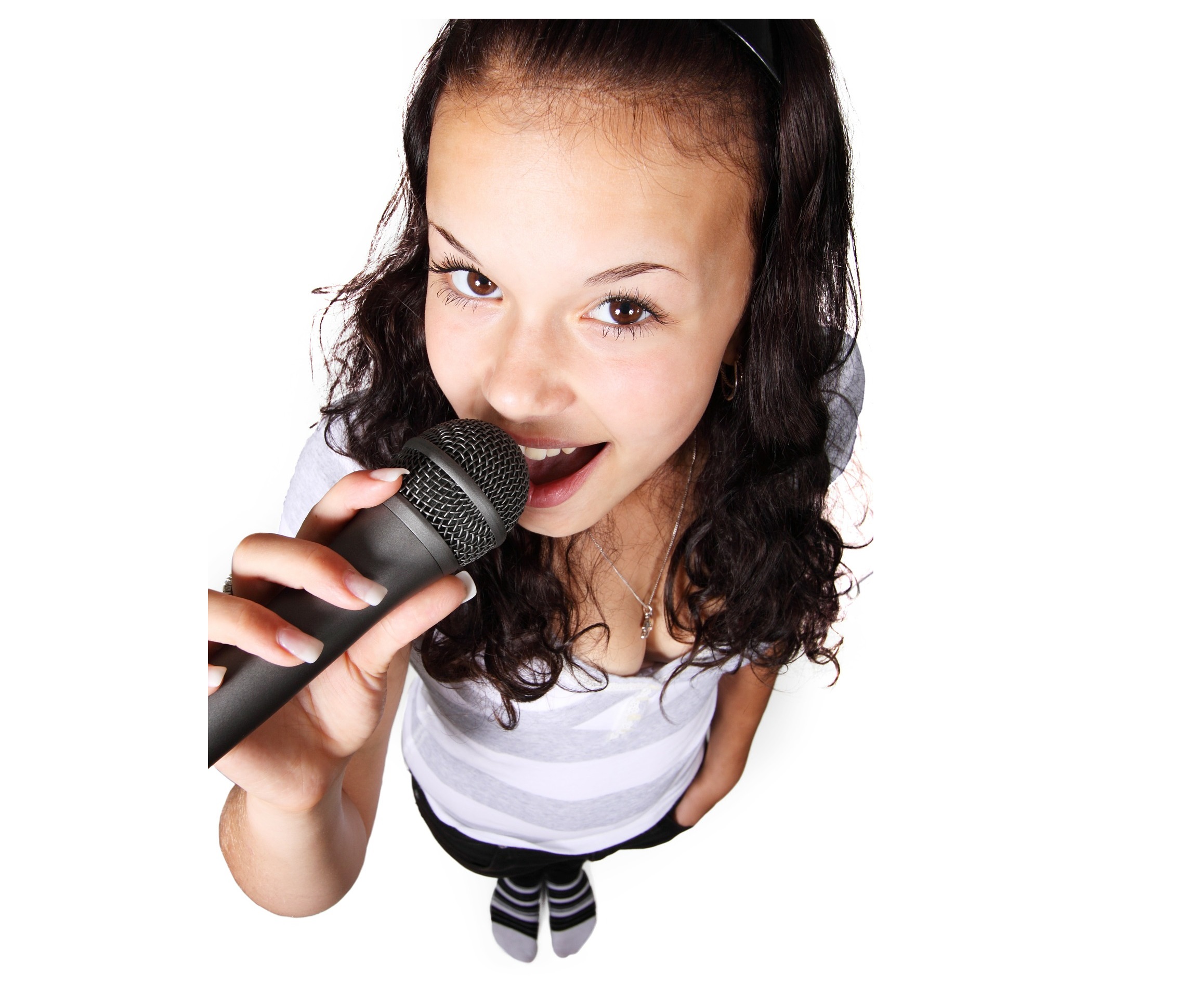 девушка, микрофон, говорит, стоит, носки, советы начинающим спикерам, Вадим Дозорцев, Berner&Stafford, выступление, оратор, как подготовиться к выступлению, как выступить, как хорошо выступить, как готовить выступление, публичное выступление, доклад, как готовить доклад, как готовить презентацию, как хорошо выступать, как стать спикером, текст выступления, уверенное выступление